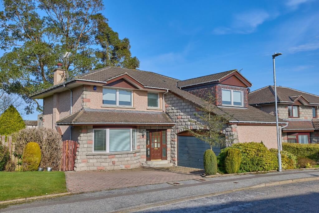 Queens Den, Aberdeen, AB15