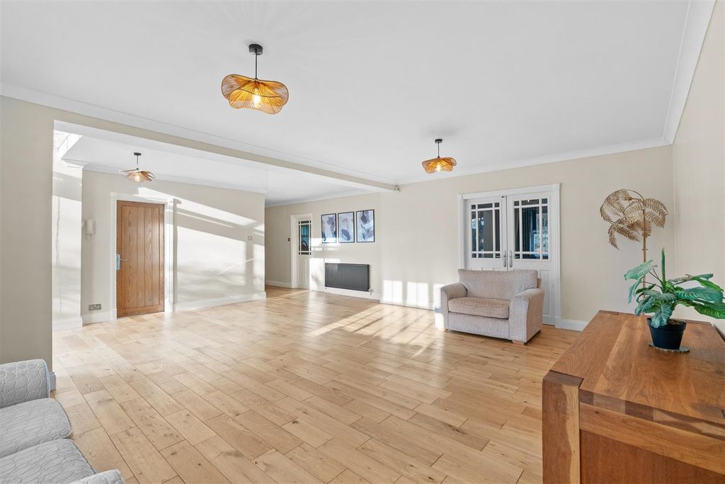 Additional image 15 of 6 bed detached house for salePark Drive, Hartlepool TS26