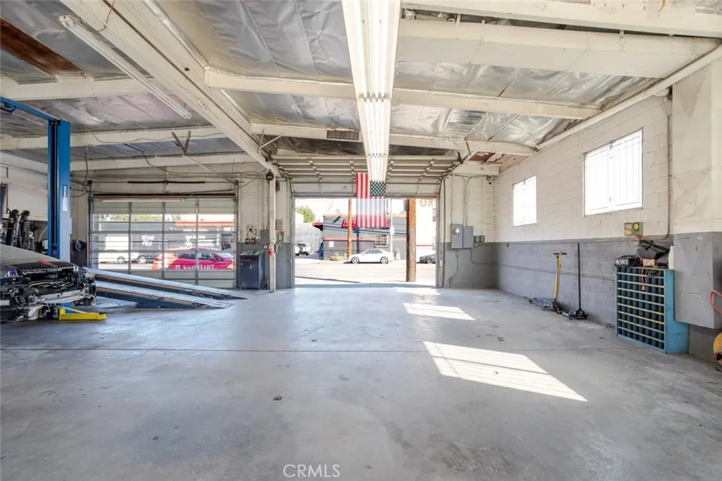 Additional image 18 of 14116 Oxnard Street, Van Nuys, CA 91401