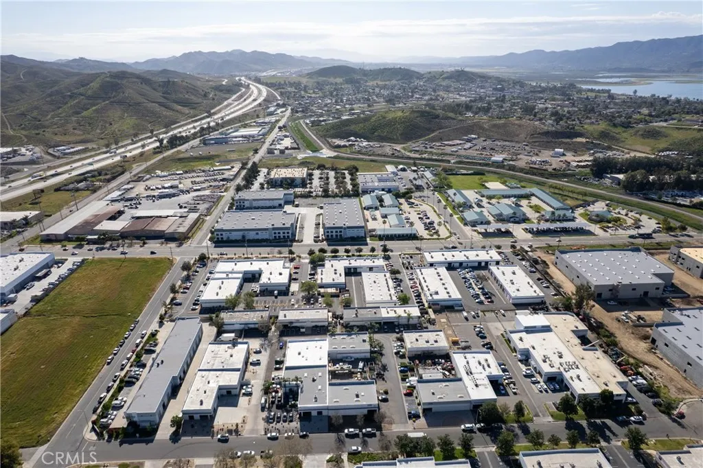 Additional image 19 of 560 Birch St Unit 5, Lake Elsinore, CA 92530