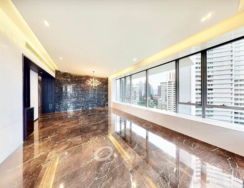 Primary image of 15 Cairnhill Circle