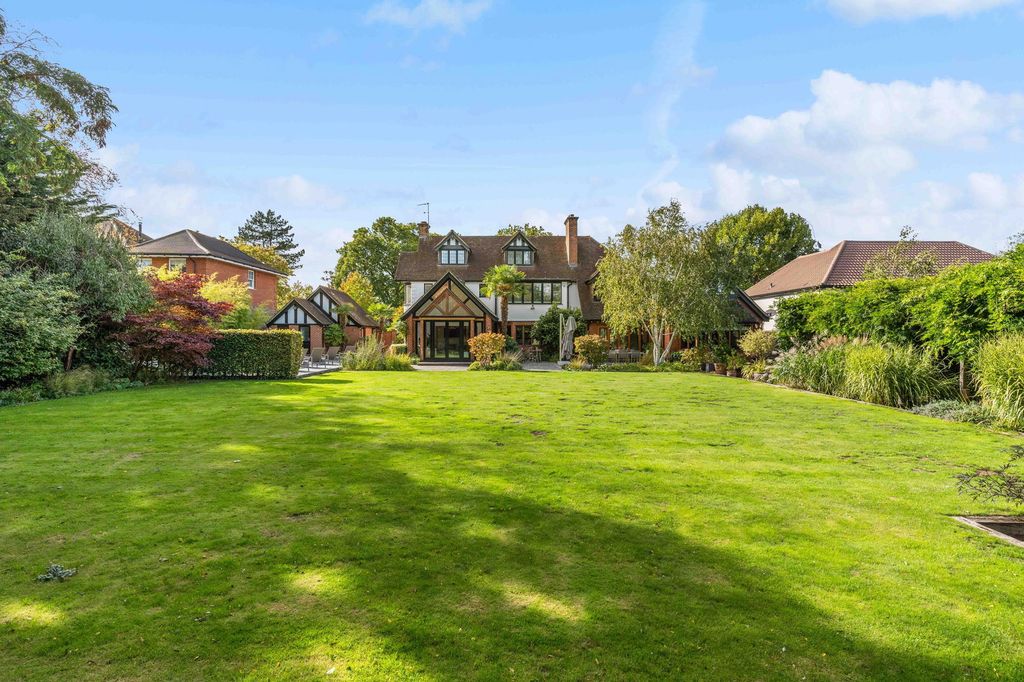 Additional image 72 of 6 bed detached house for saleRoundwood Avenue, Hutton Mount, Brentwood CM13