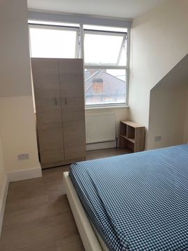 Friern Barnet Road, London N11, Room to rent