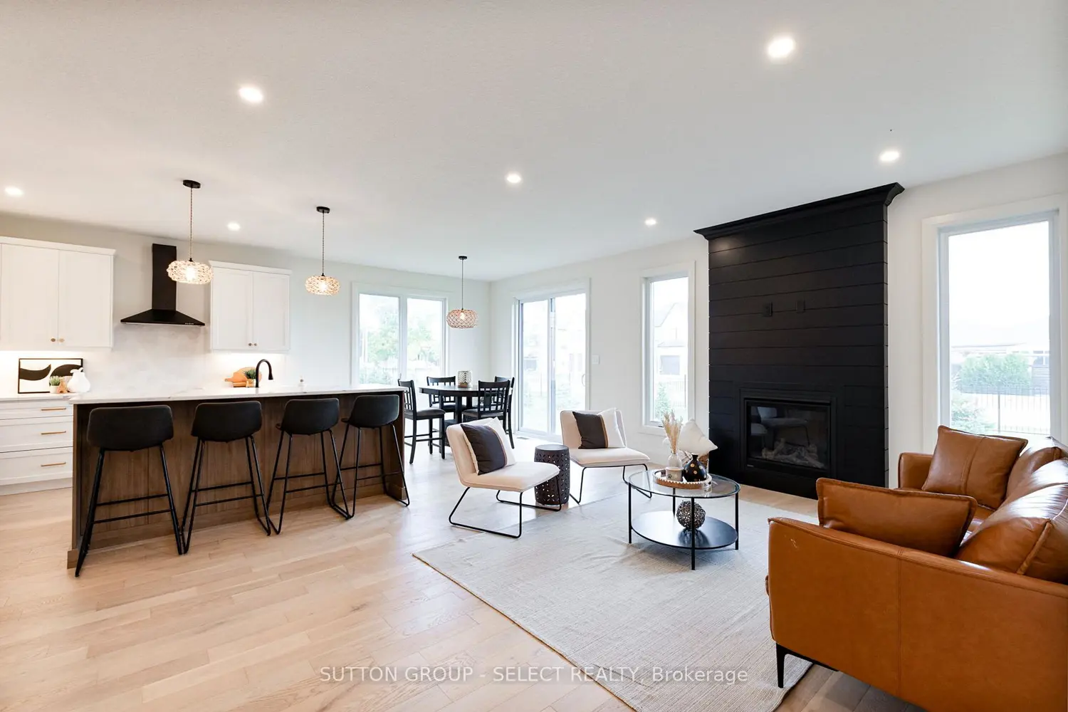 16 Kelly Drive photo 4