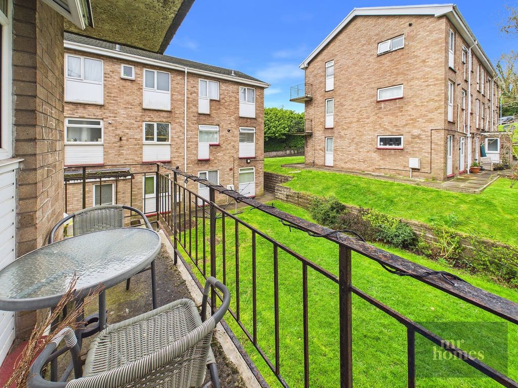 2 bed flat for saleQuarry Crescent, Cardiff CF5 photo 3