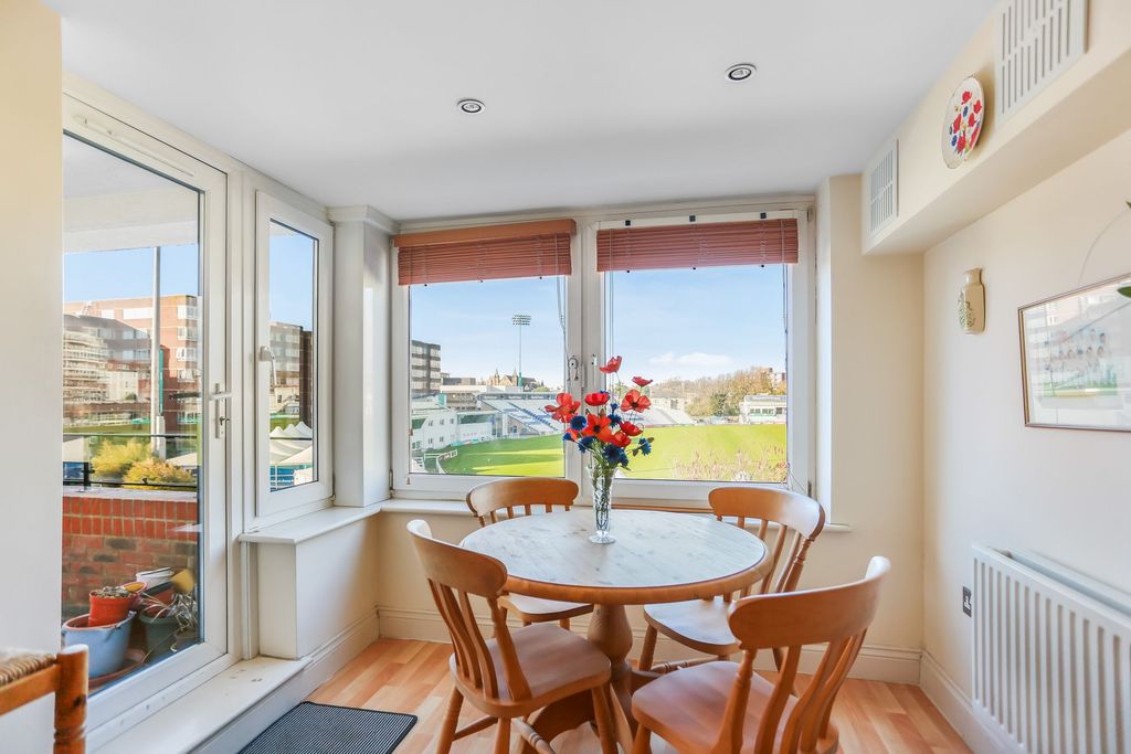 Additional image 10 of 2 bed flat for salePalmeira Avenue, Hove BN3