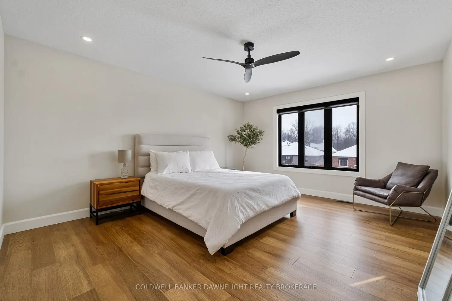 Additional image 9 of 160 Foxborough Place