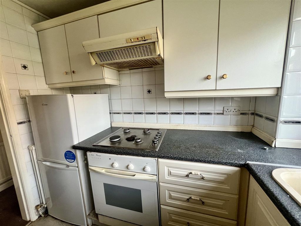 Additional image 11 of 2 bed flat for saleGreen Lane, Cookridge LS16