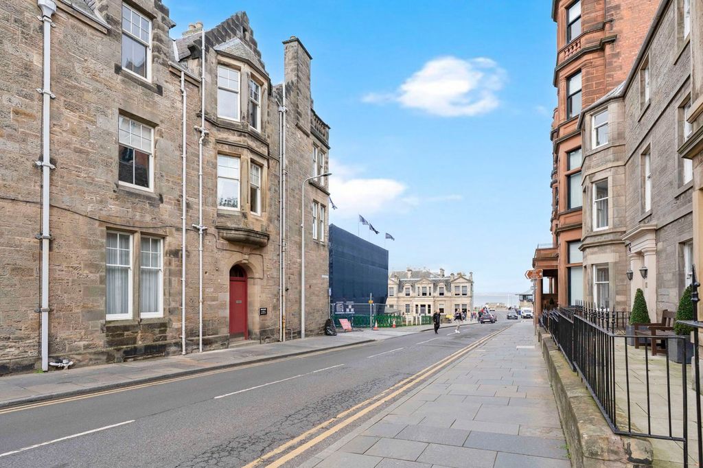 Additional image 3 of 2 bed flat for saleGolf Place, St Andrews KY16