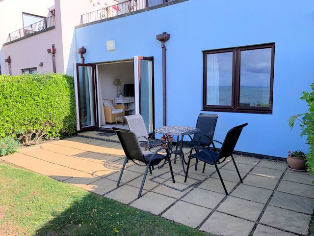 2 bed flat for saleHillside Park, Aberdovey LL35