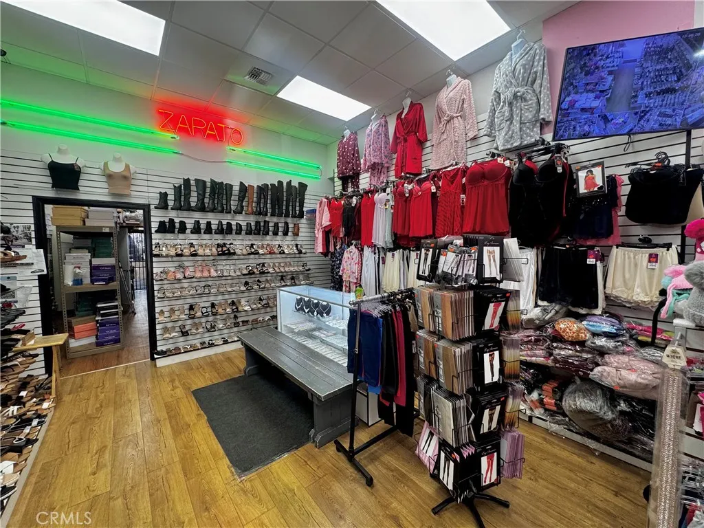 Additional image 20 of 213 W 4th St, Santa Ana, CA 92701