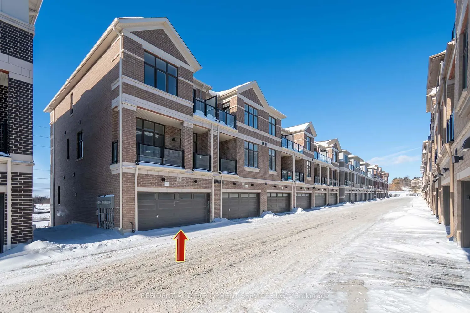 11411 Leslie Street photo 4