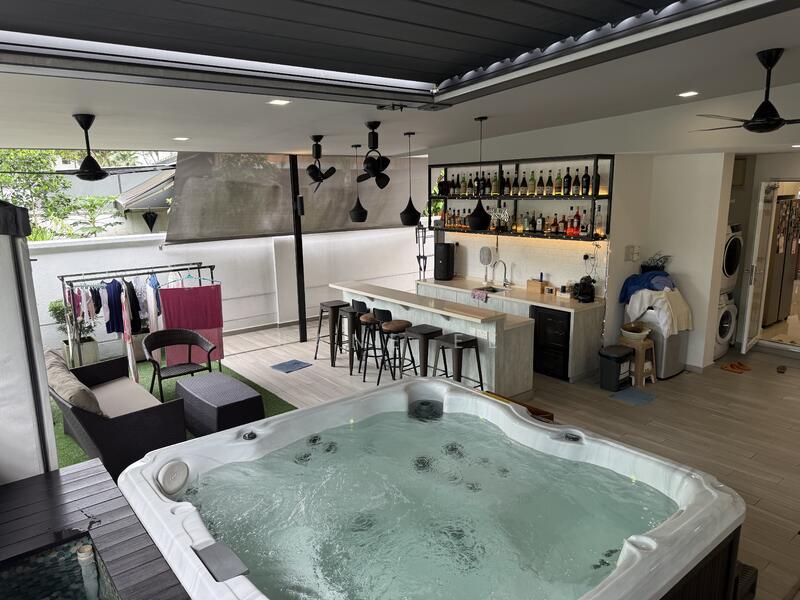 Additional image 10 of Burgundy Crescent