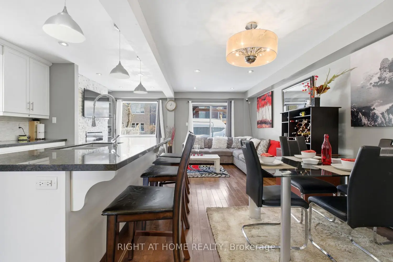 Additional image 3 of 2225 Wildwood Crescent