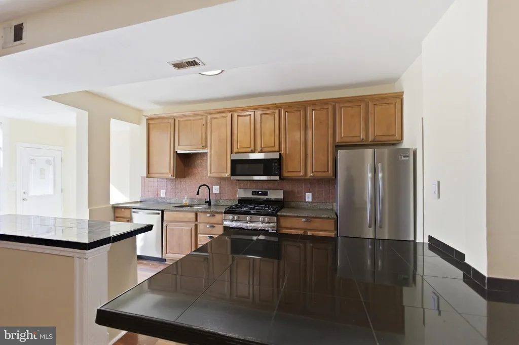 Additional image 19 of 5518 13th Street NW Unit A, Washington, DC 20011