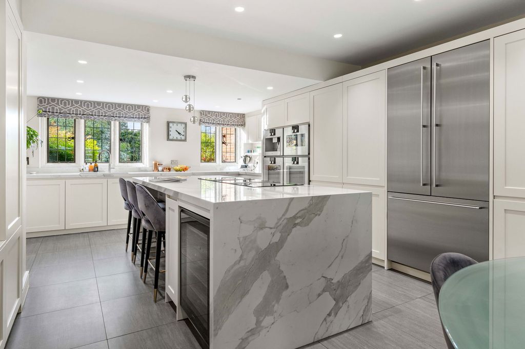 Additional image 14 of 6 bed detached house for saleRoundwood Avenue, Hutton Mount, Brentwood CM13