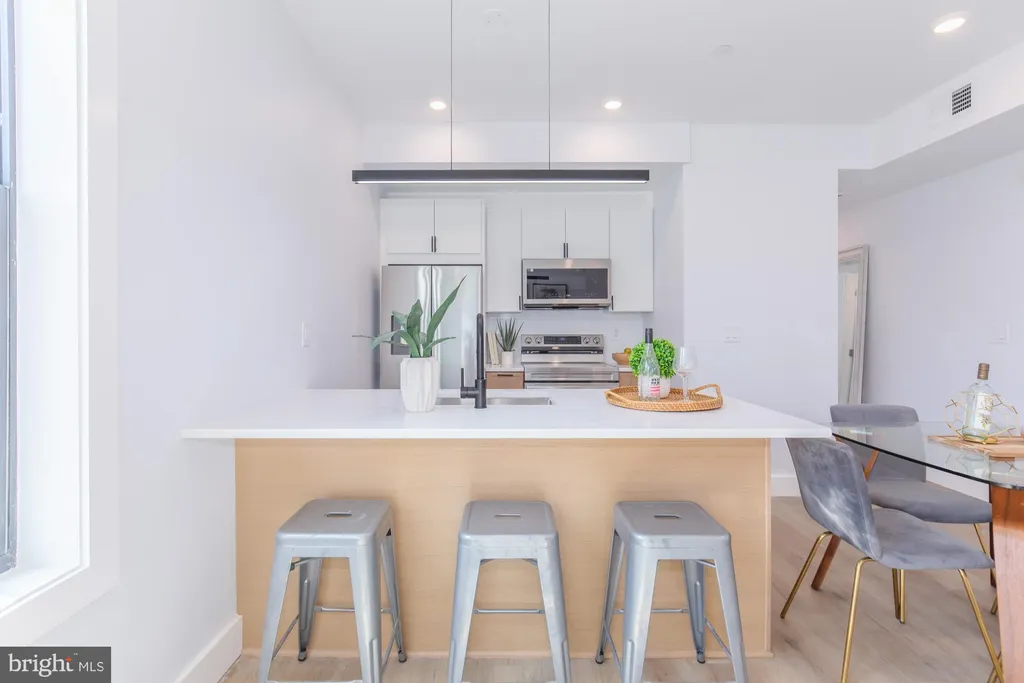 Additional image 6 of 1012 17th Place NE Unit 4, Washington, DC 20002