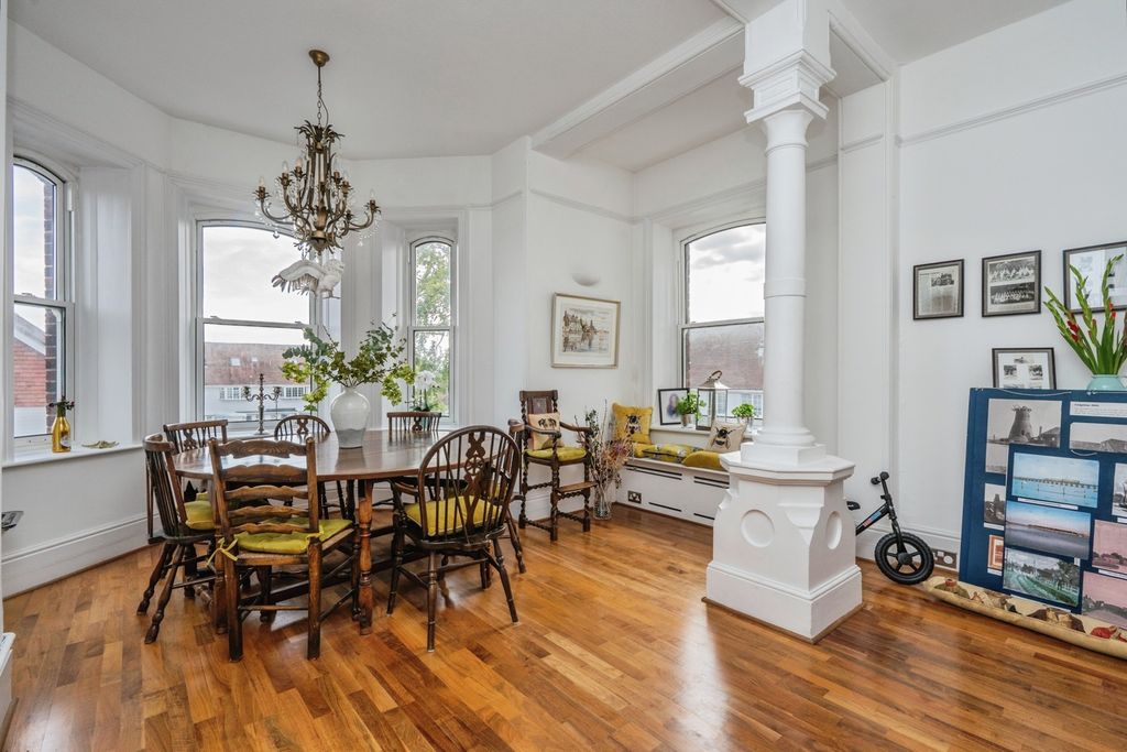 Additional image 9 of 3 bed maisonette for saleLangstone High Street, Havant, Hampshire PO9