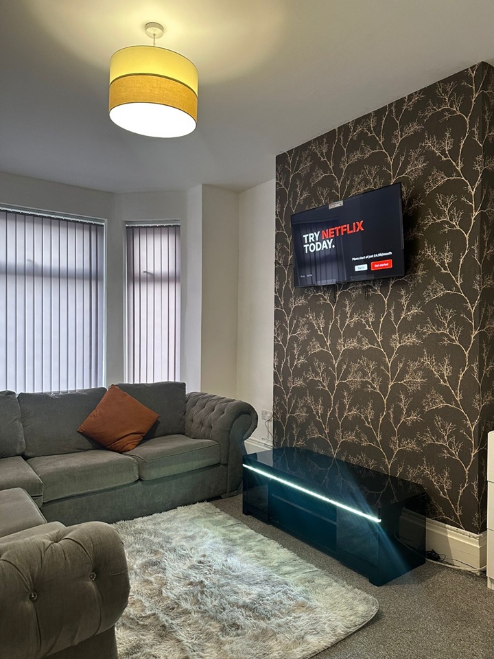 Additional image 9 of Room in a Shared House, Cheetham Hill Road, M8, N1 7GU