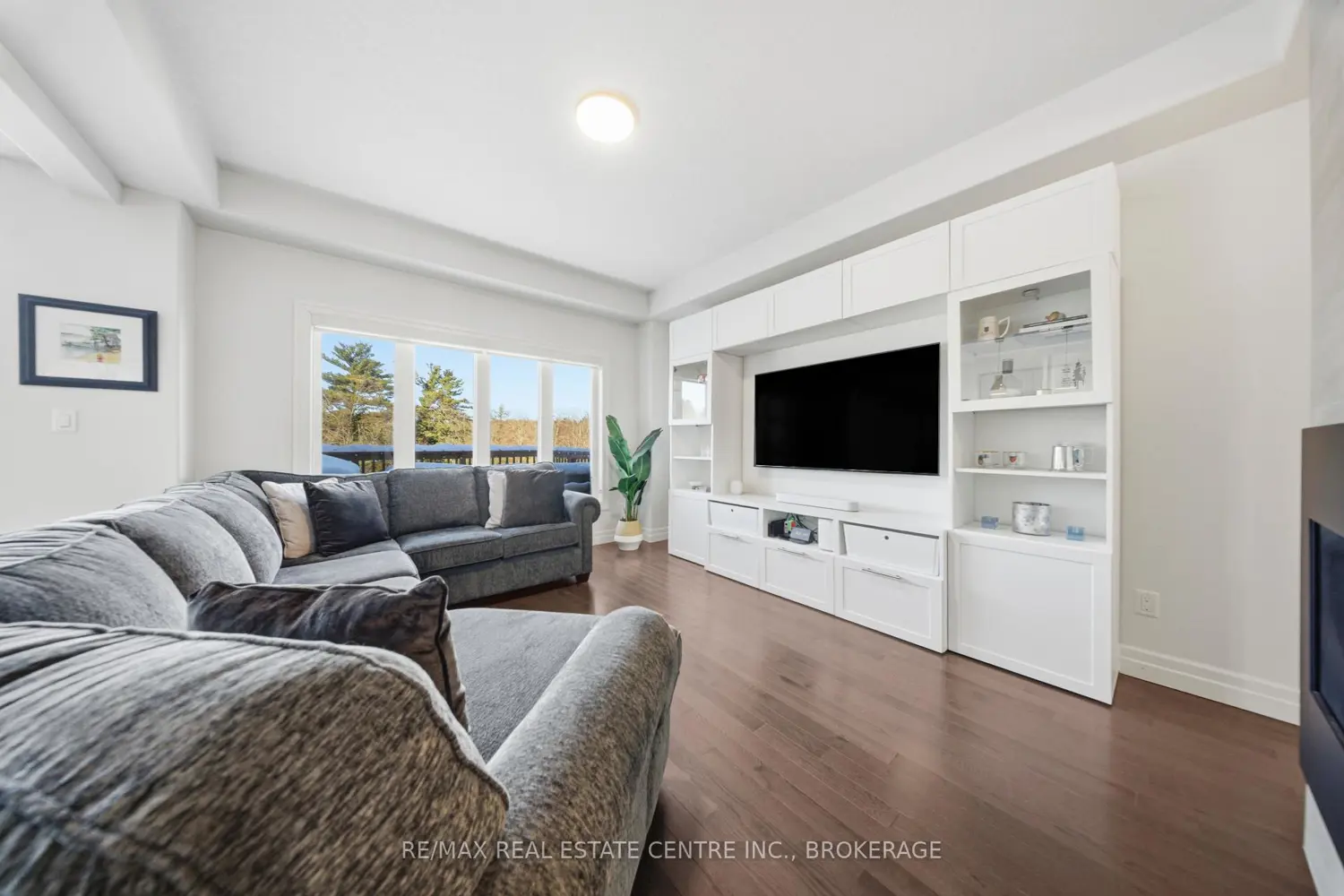 Additional image 7 of 357 Woodbine Avenue