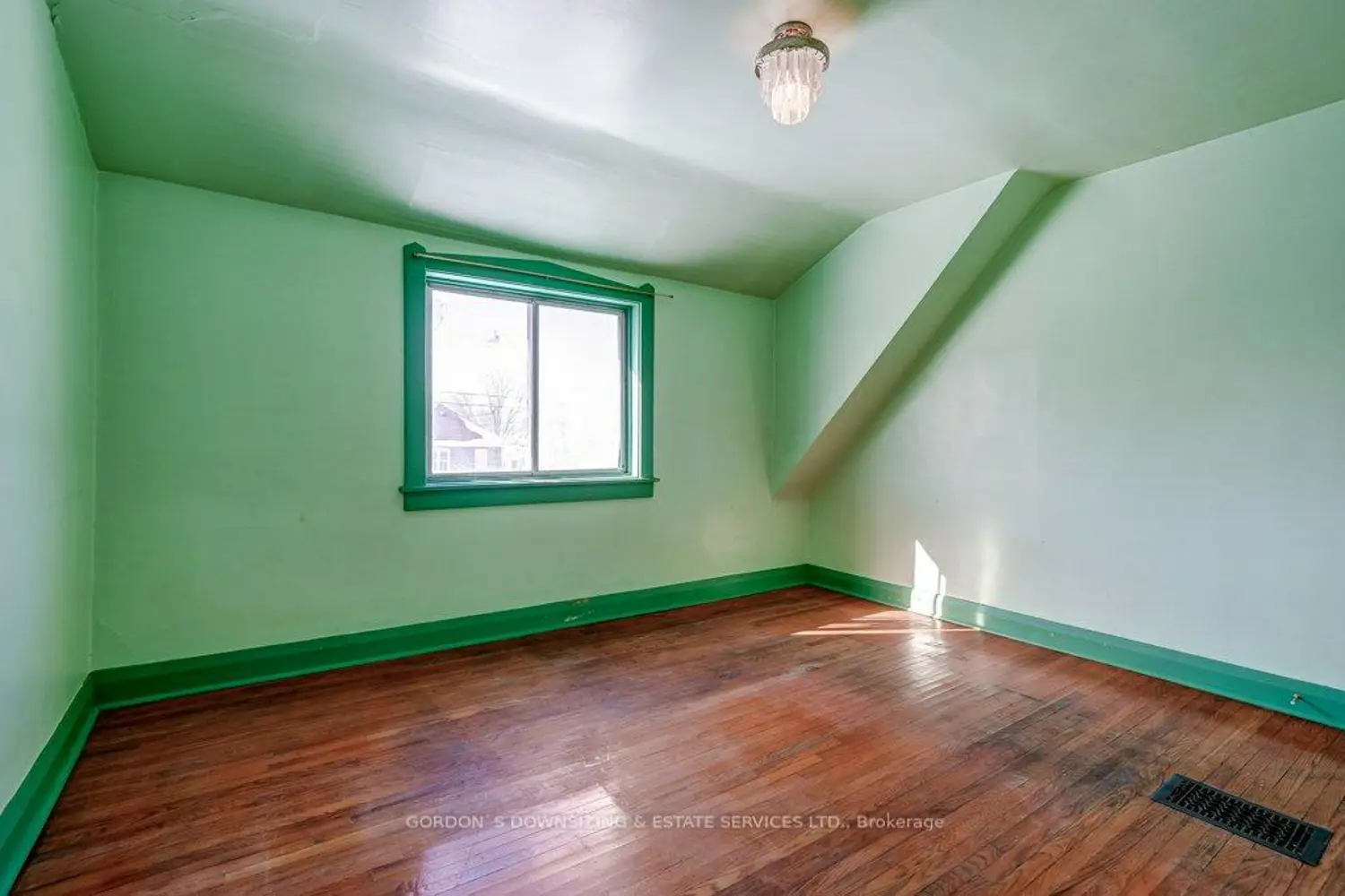 Additional image 10 of 203 Donlands Avenue