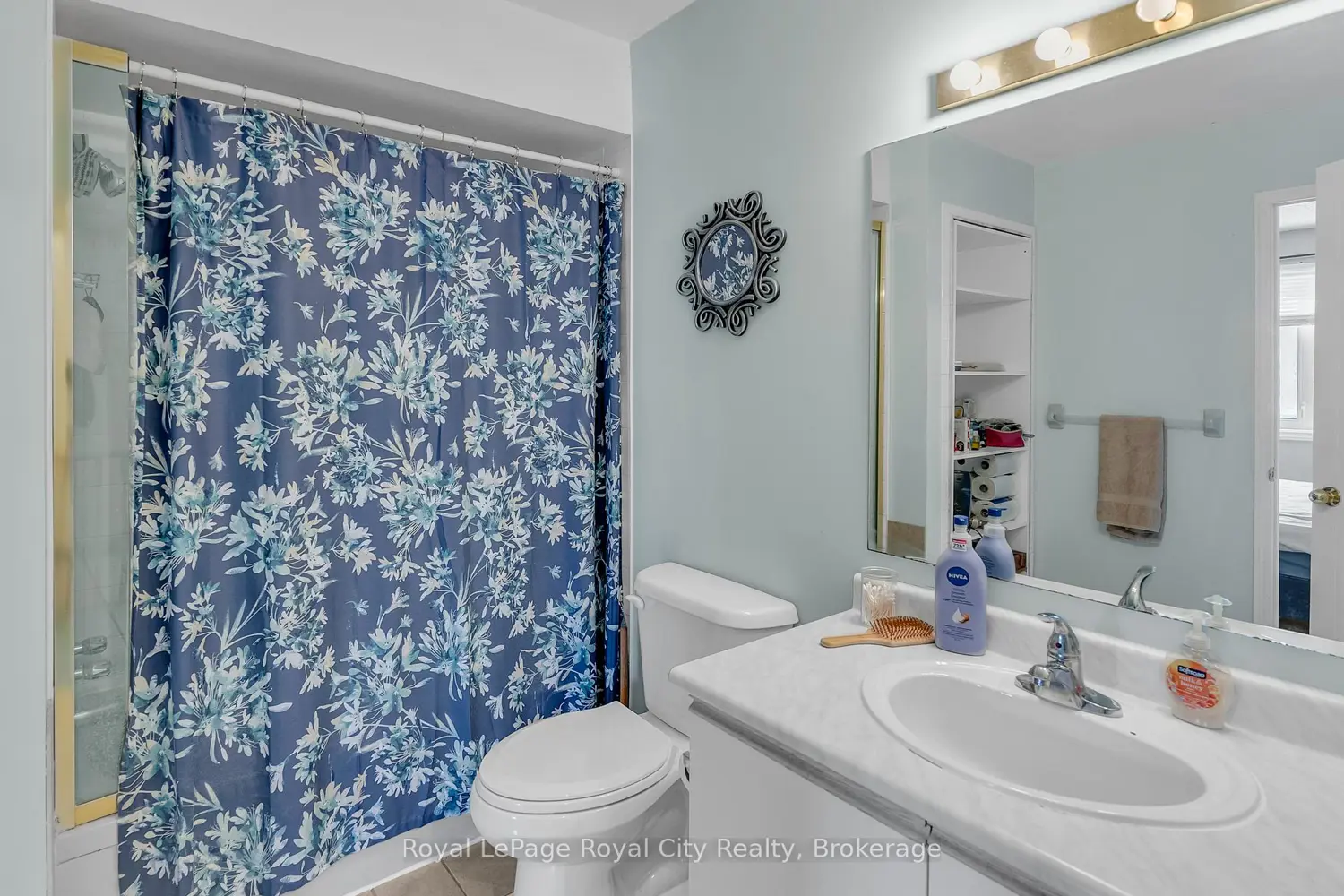Additional image 16 of 302 College Avenue 44