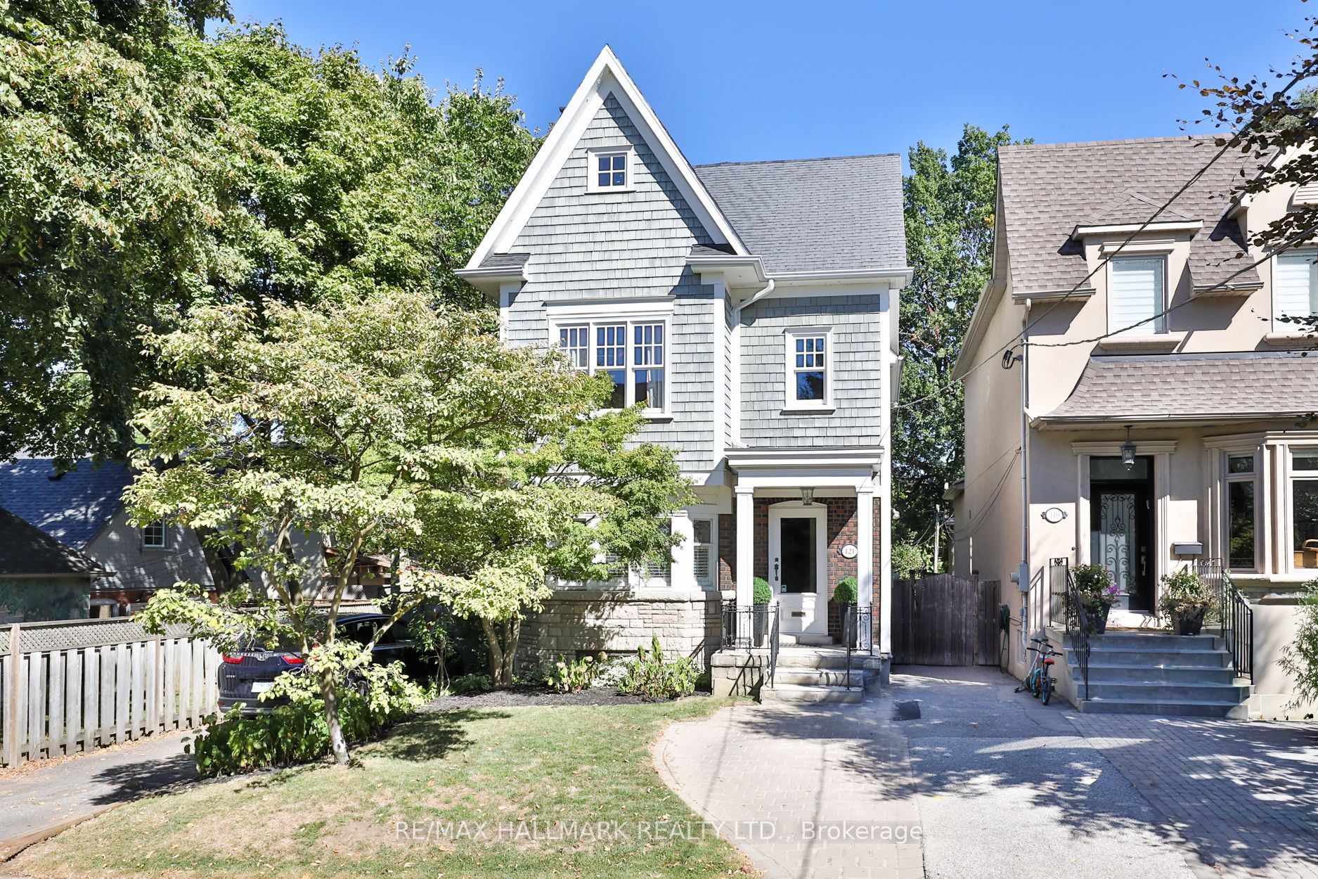 121 Castlewood Road, Toronto, ON, M5N 2L3