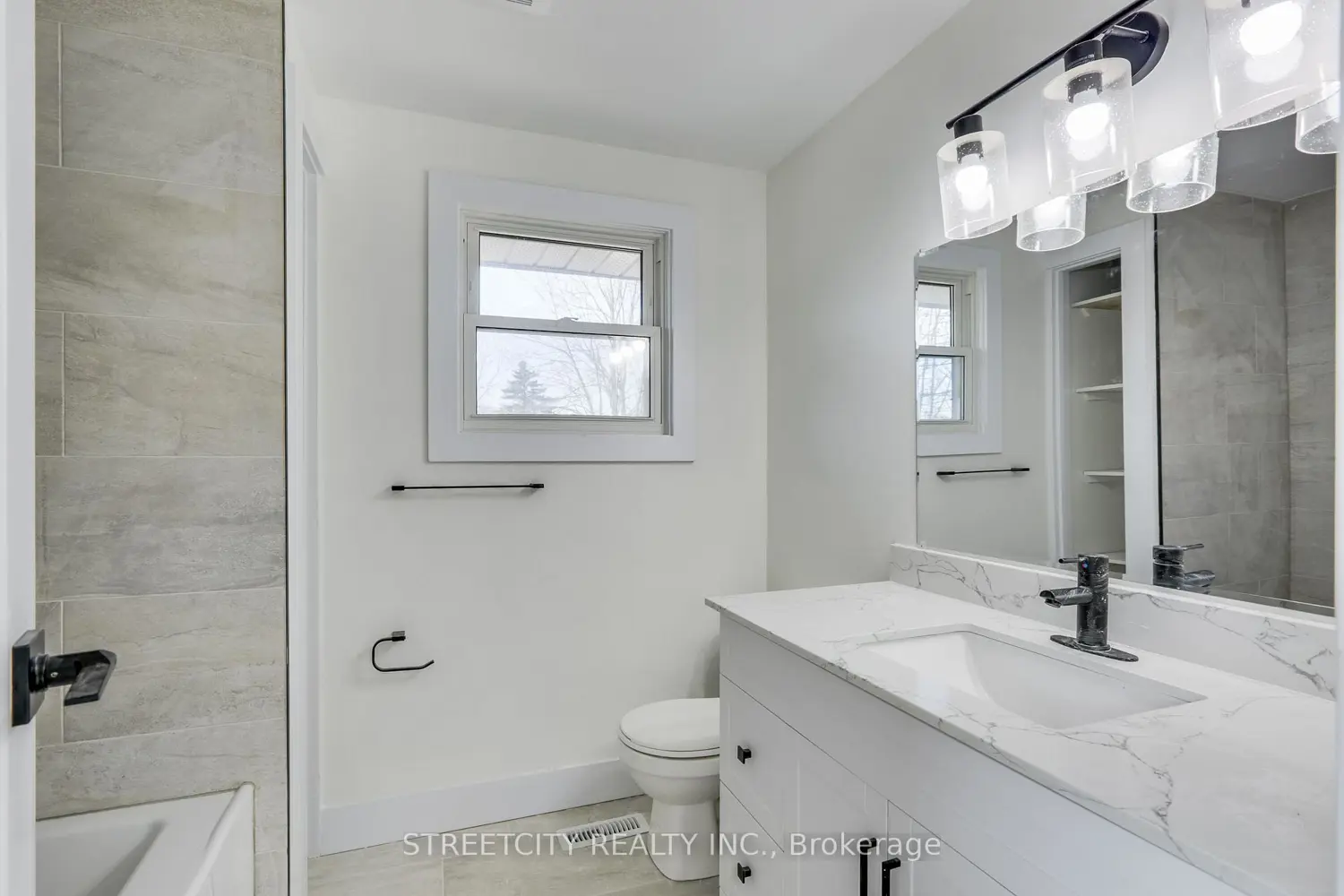 Additional image 16 of 25 Augusta Crescent