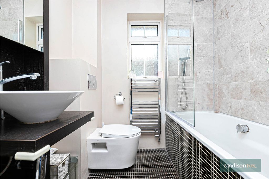 Additional image 18 of 3 bed detached house for saleAlderton Rise, Loughton, Essex IG10