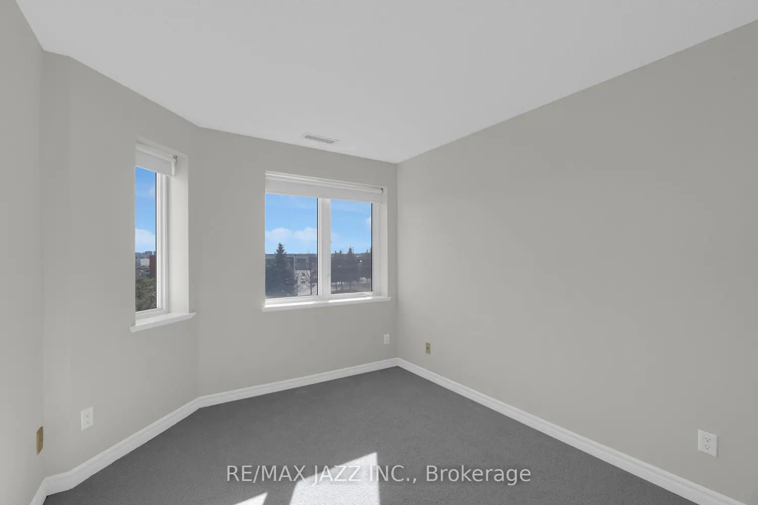 Additional image 15 of 7 Dayspring Circle 304