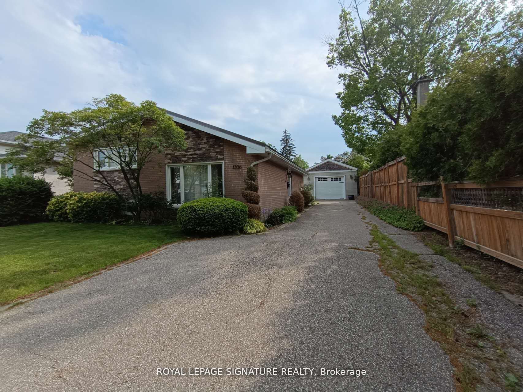 Additional image 2 of 1306 Ludbrook Court, Mississauga, ON, L5J 3N9