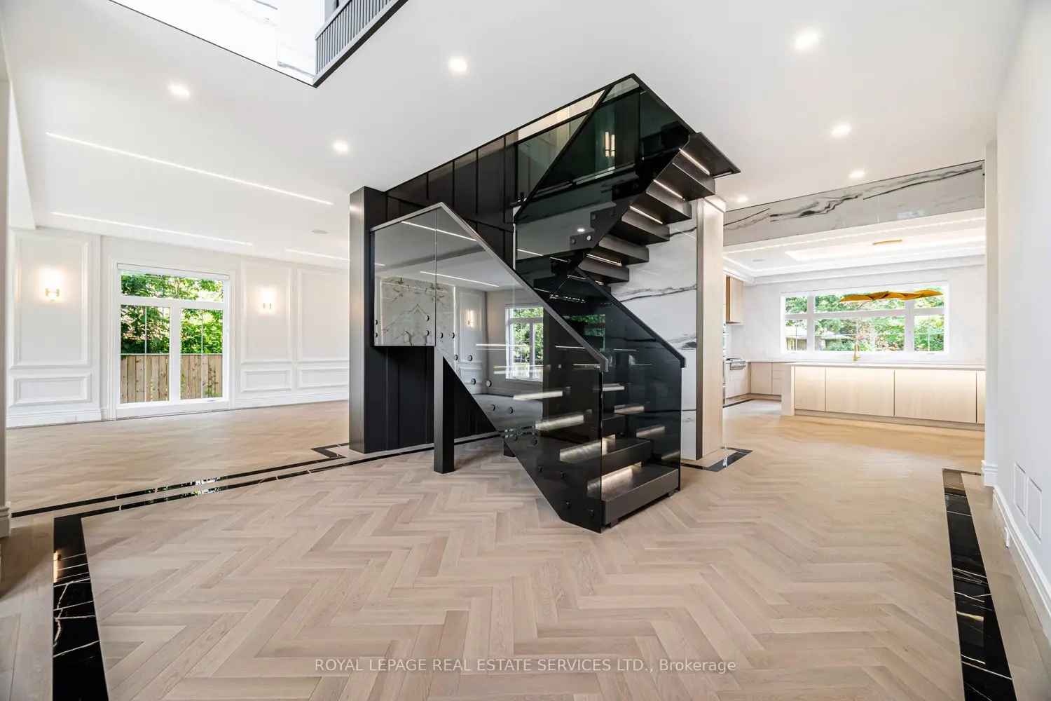 2014 Lakeshore Road photo 5