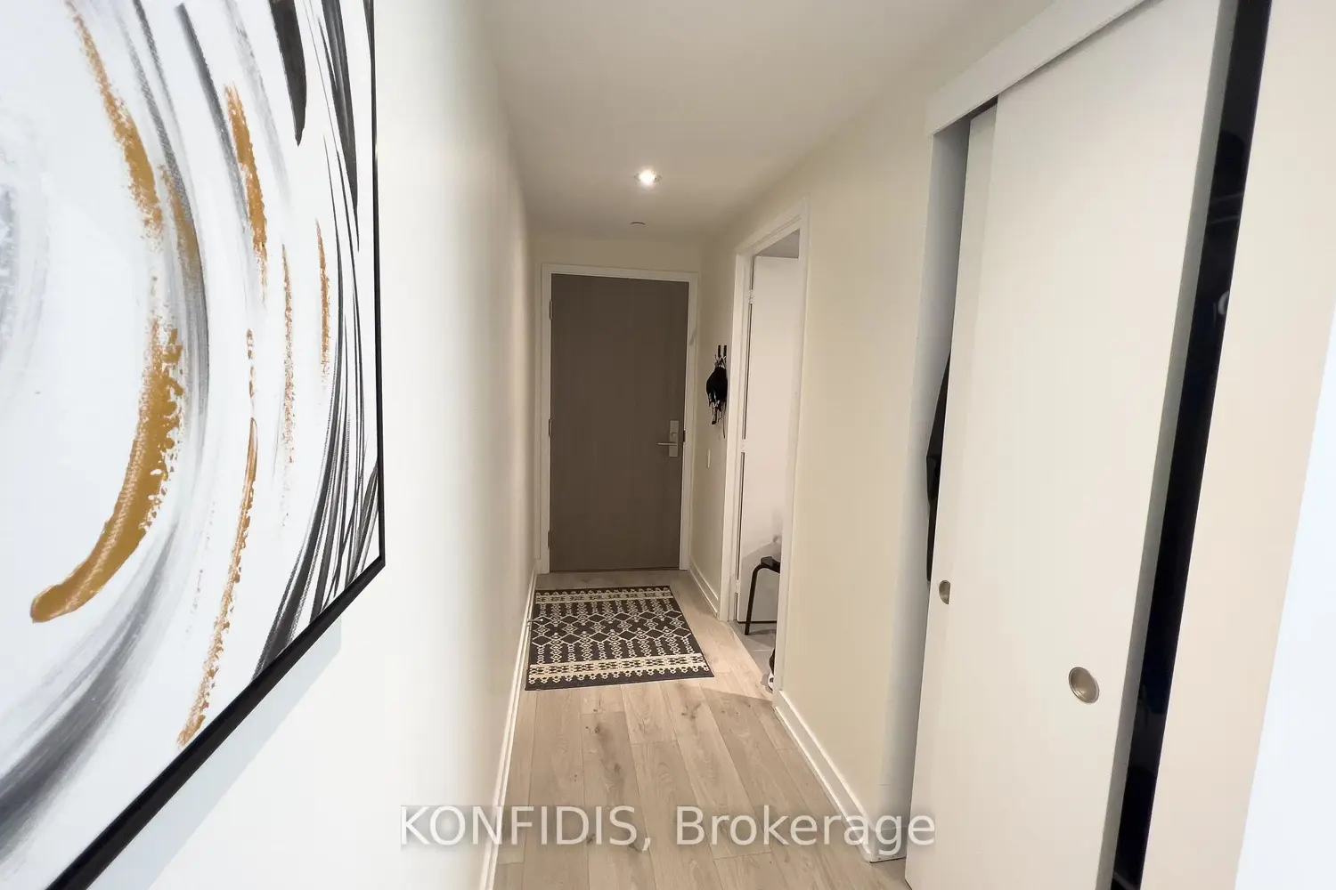 Additional image 13 of 161 Roehampton Avenue 732