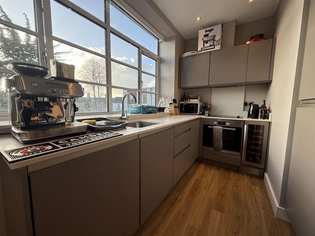 1 bed flat for saleRomilly Crescent, Cardiff CF11 photo 5