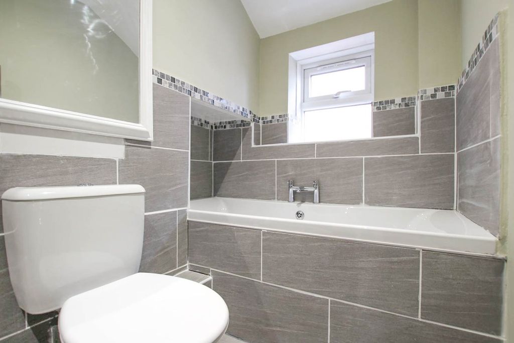 Additional image 17 of 2 bed flat for saleHigh Street, Llandrindod Wells LD1