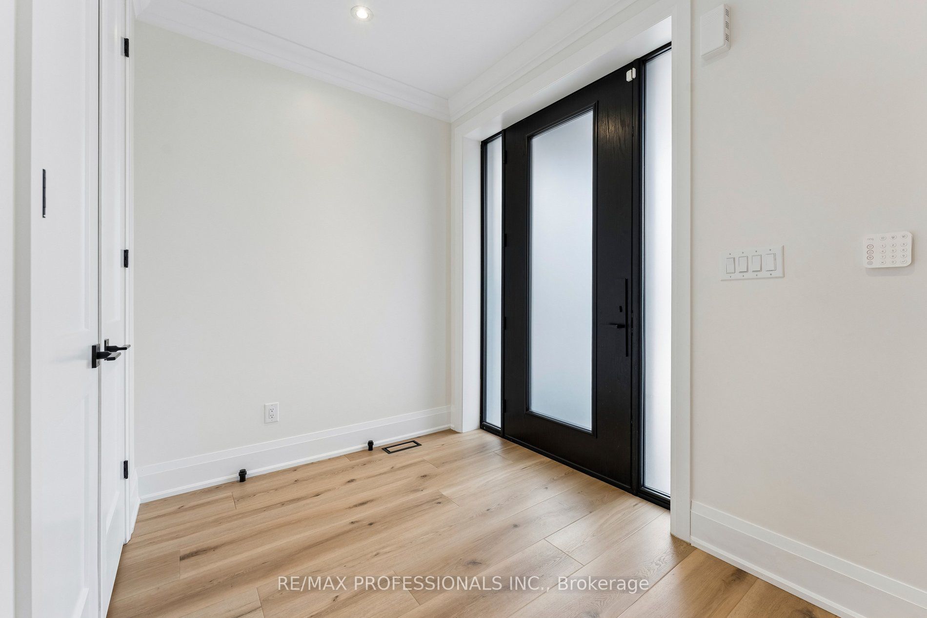 Additional image 4 of 7 Ranwood Drive, Toronto, ON, M9N 3E8