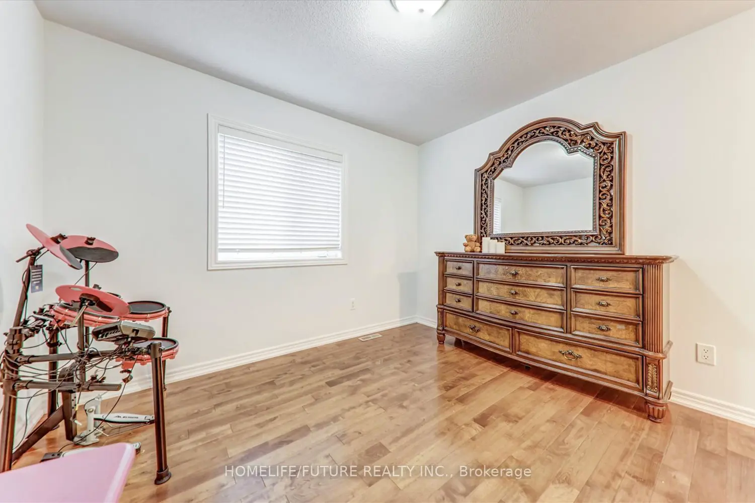 Additional image 13 of 149 Stonechurch Crescent