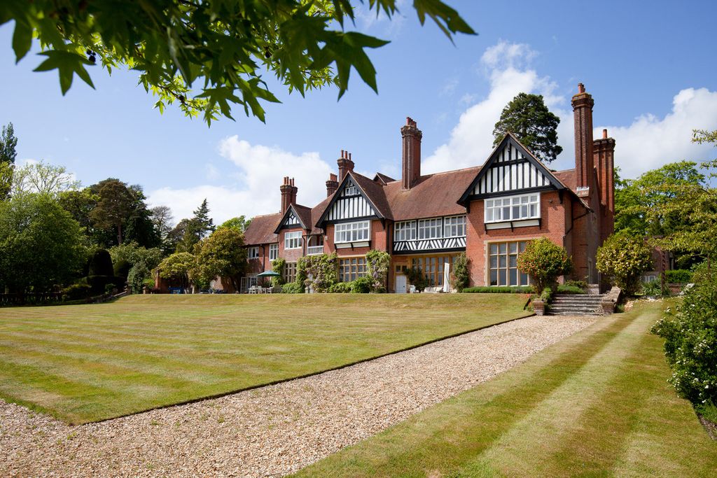 11 bed country house for saleBoldre, Lymington SO41