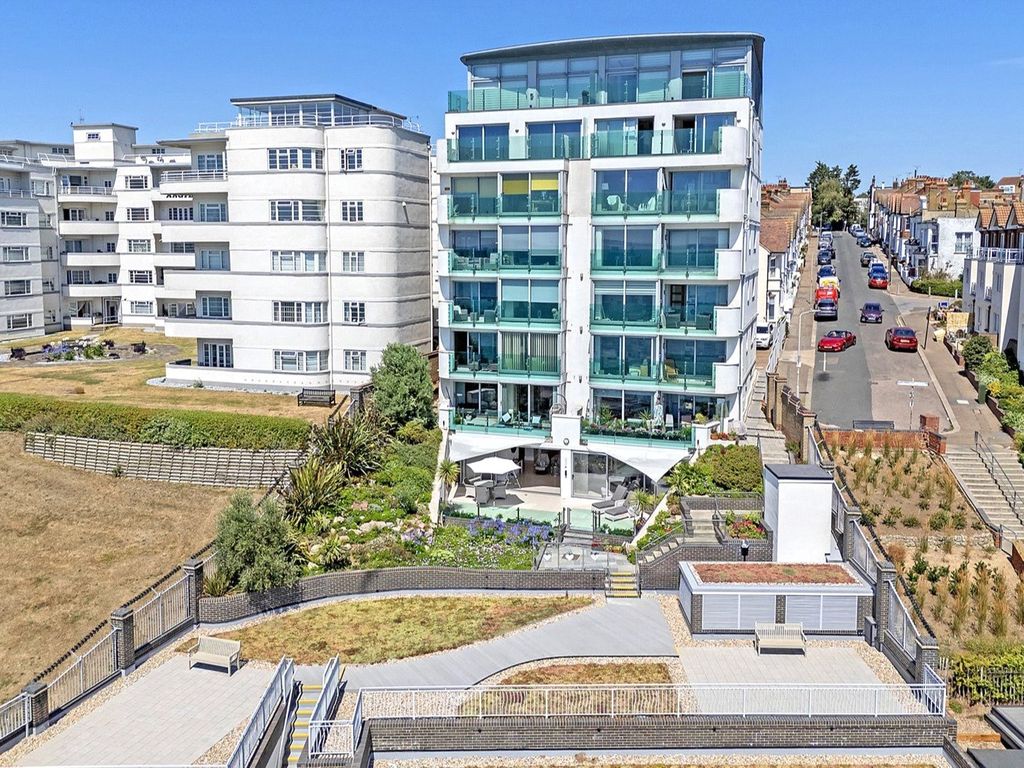 2 bed flat for saleCrowstone Court, 50 Holland Road, Westcliff-On-Sea, Essex SS0