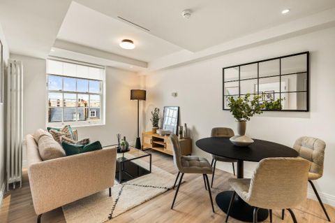 Dolphin Square, London SW1V