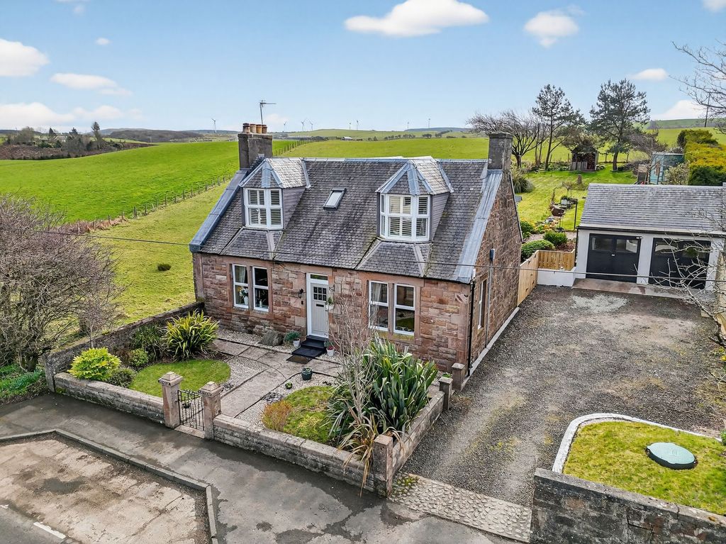 4 bed detached house for saleOswald Cottage, 1 Main Road, Kirkoswald KA19