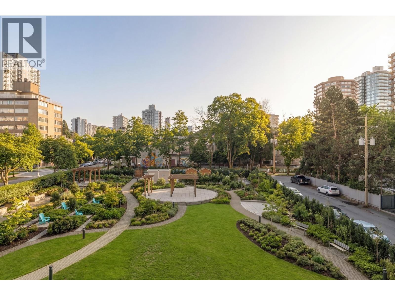 406 1740 COMOX STREET