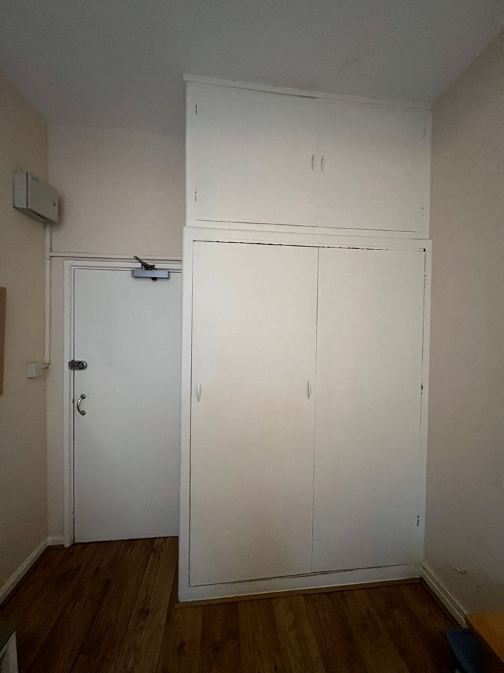 Additional image 3 of Studio Flat, Princes Gate, SW7, SW7 2QH