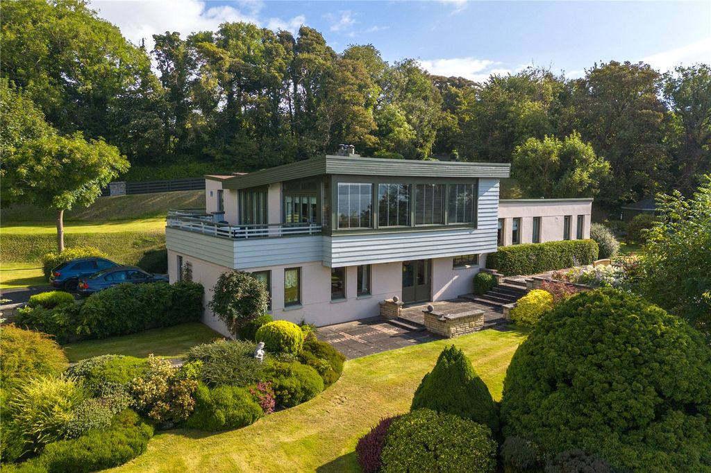 4 bed detached house for saleWestcliffe, Charlestown, Dunfermline, Fife KY11