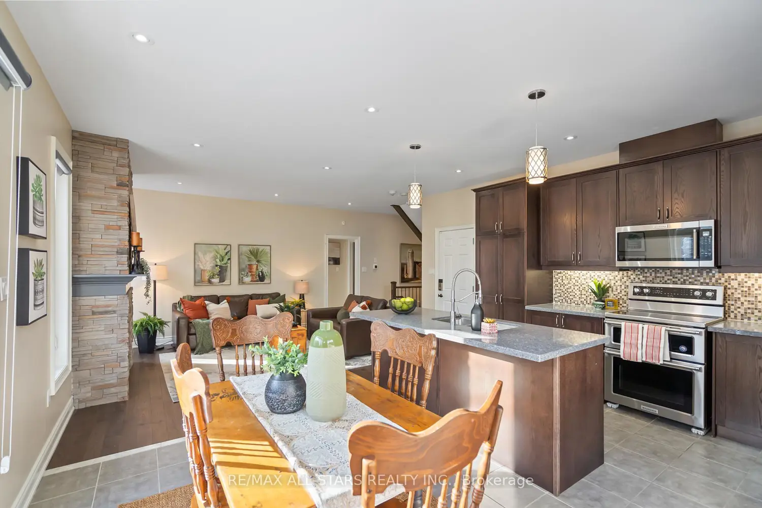 Additional image 7 of 7 Os James Hunt Court