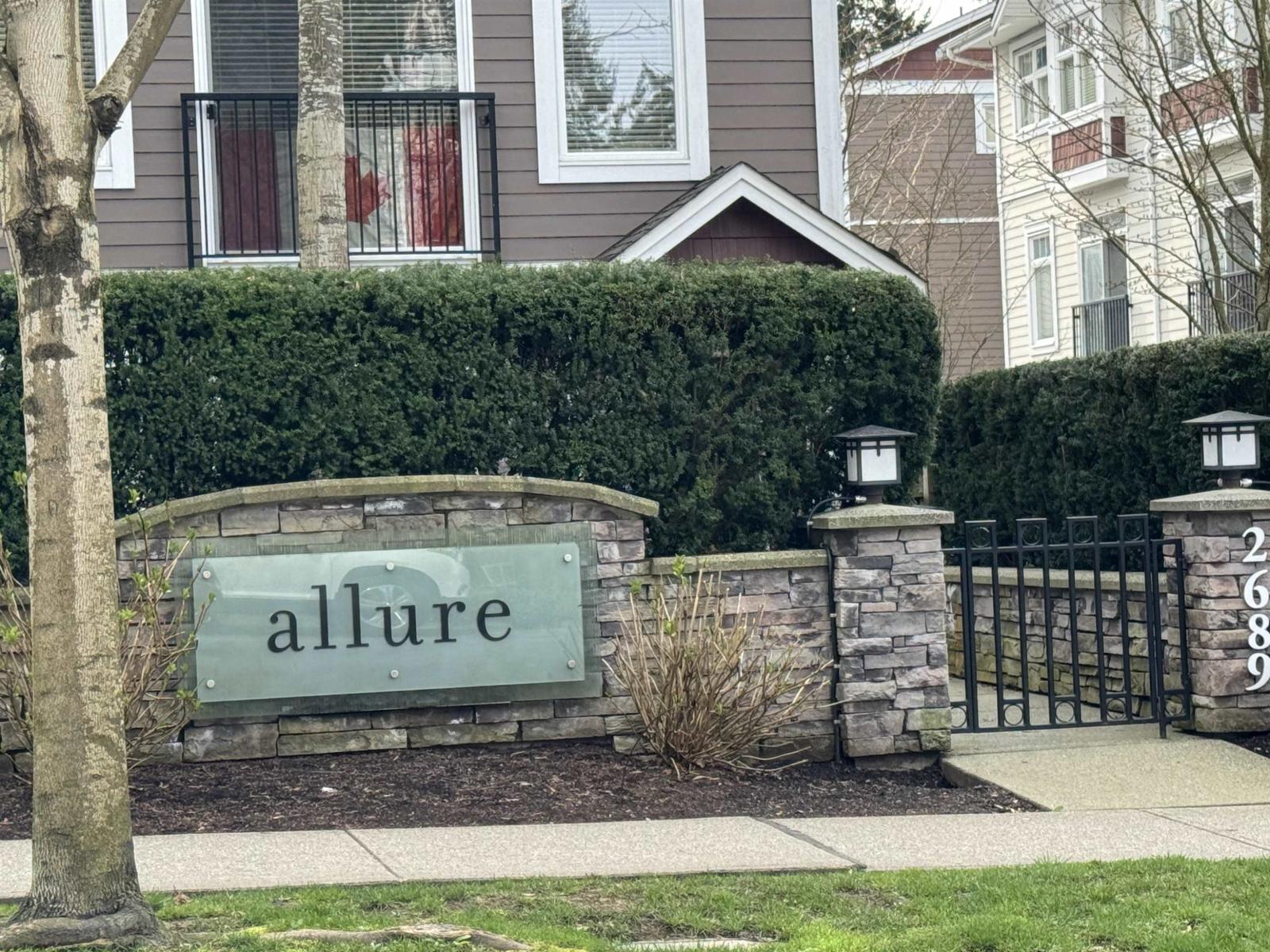 19 2689 PARKWAY DRIVE