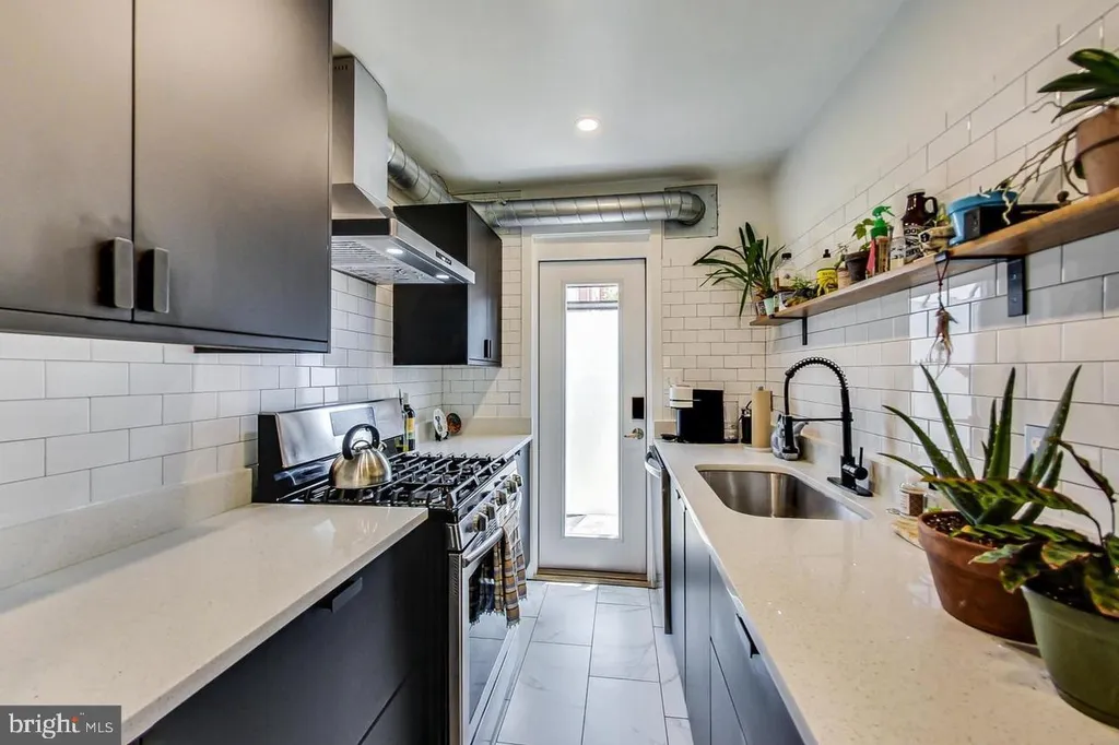 Additional image 8 of 213 Hawaii Avenue NE Unit 1, Washington, DC 20011