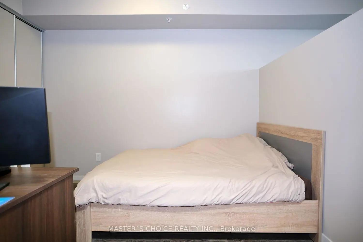 Additional image 14 of 308 Lester Street 605