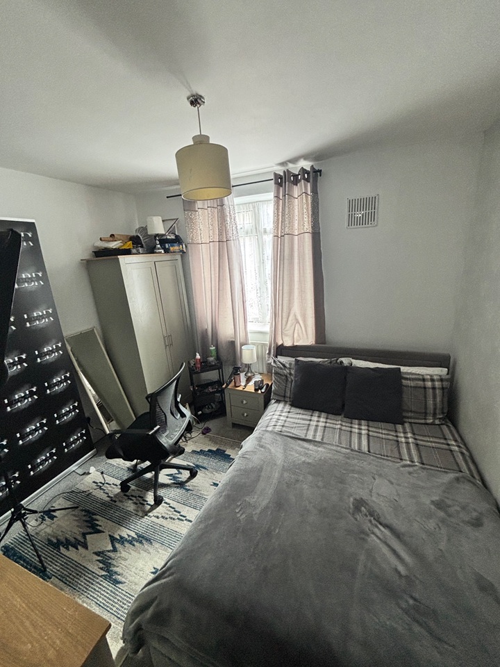 2 Bed Flat, Sheldon Court, SW8, N1 7GU