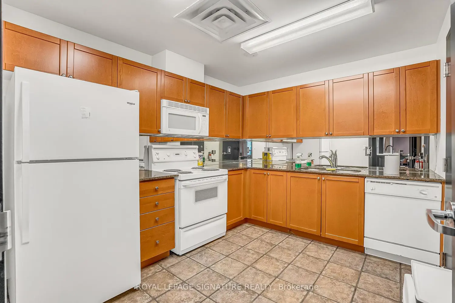 Additional image 17 of 188 Doris Avenue 802